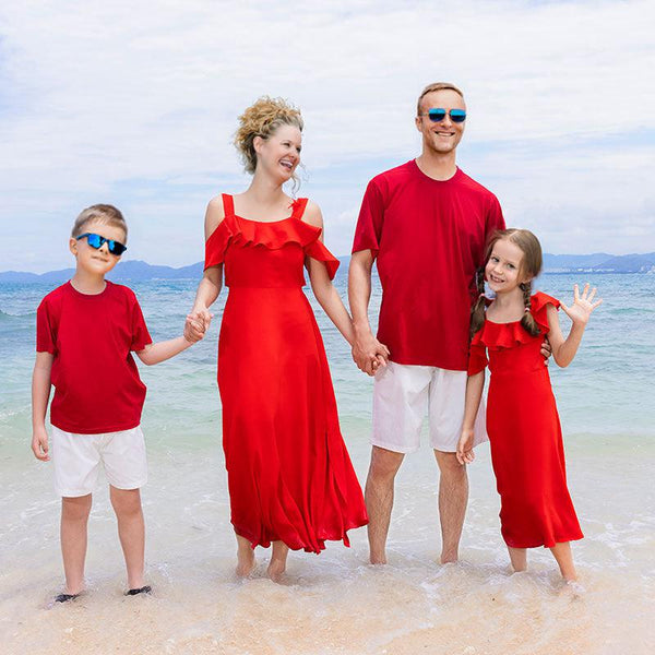 Family Matching Dresses and T-Shirts: Show Your Family Spirit-Family Matching-dresslikemommy.com