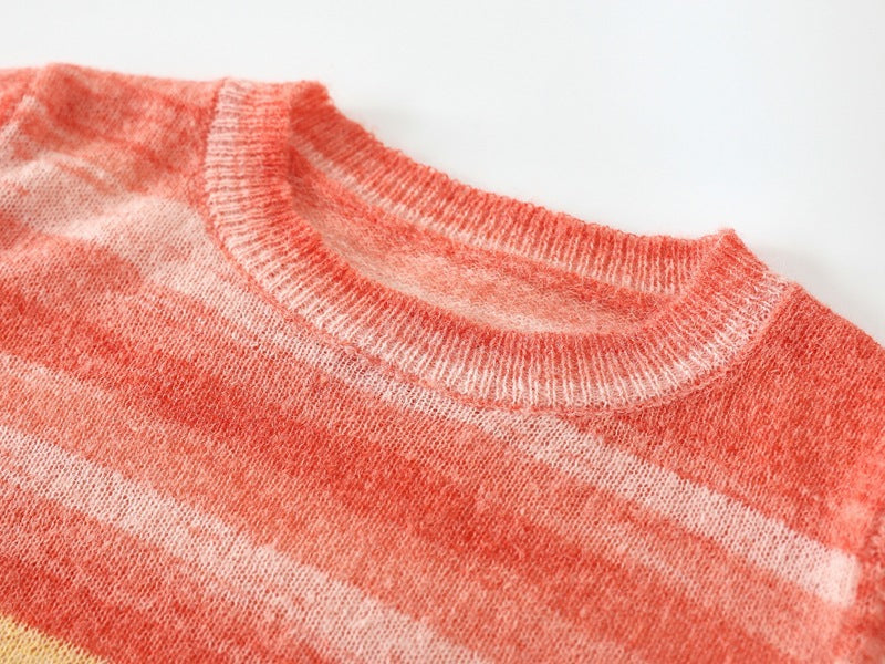 مجموعة سترة متماسكة مخططة بألوان قوس قزح نابضة بالحياة ولكن ناعمة للنزهات العائلية