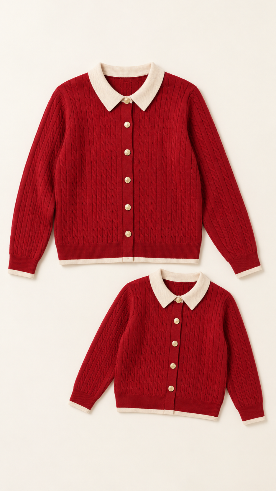 Одинаковые вязаные свитеры Red Cable Cardigan для мамы и ребёнка, разложены без моделей.