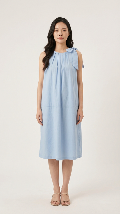 Elegante vestido azul sin mangas con detalle de lazo | DLM